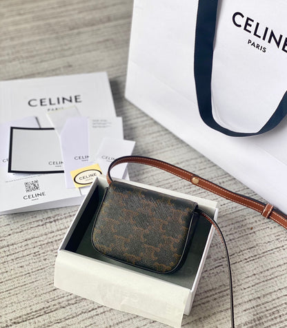 Sac à dos Teen Triomphe 11 cm en cuir de veau marron monogrammé