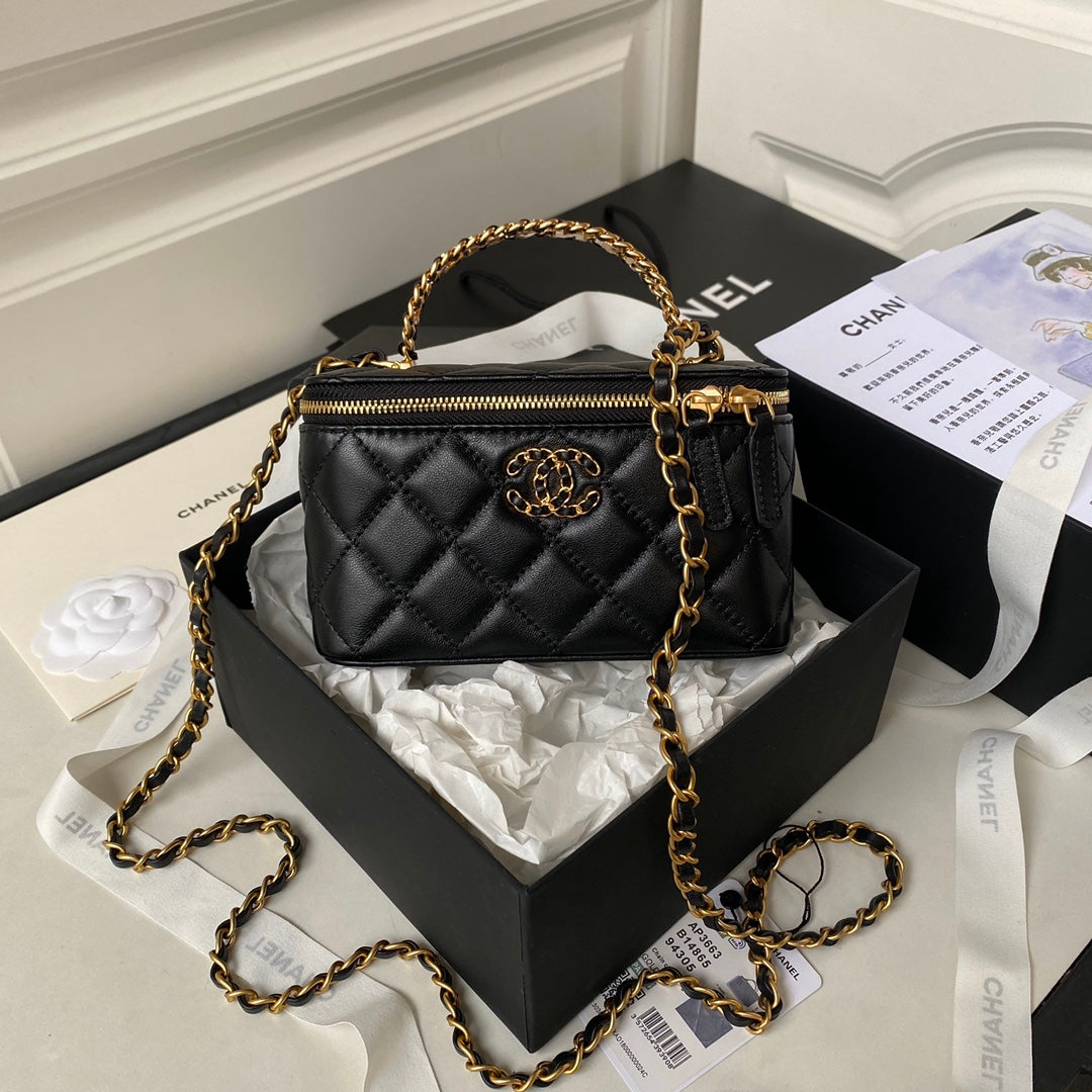 Trousse de toilette CC 17 cm en cuir d'agneau noir Quincaillerie dorée
