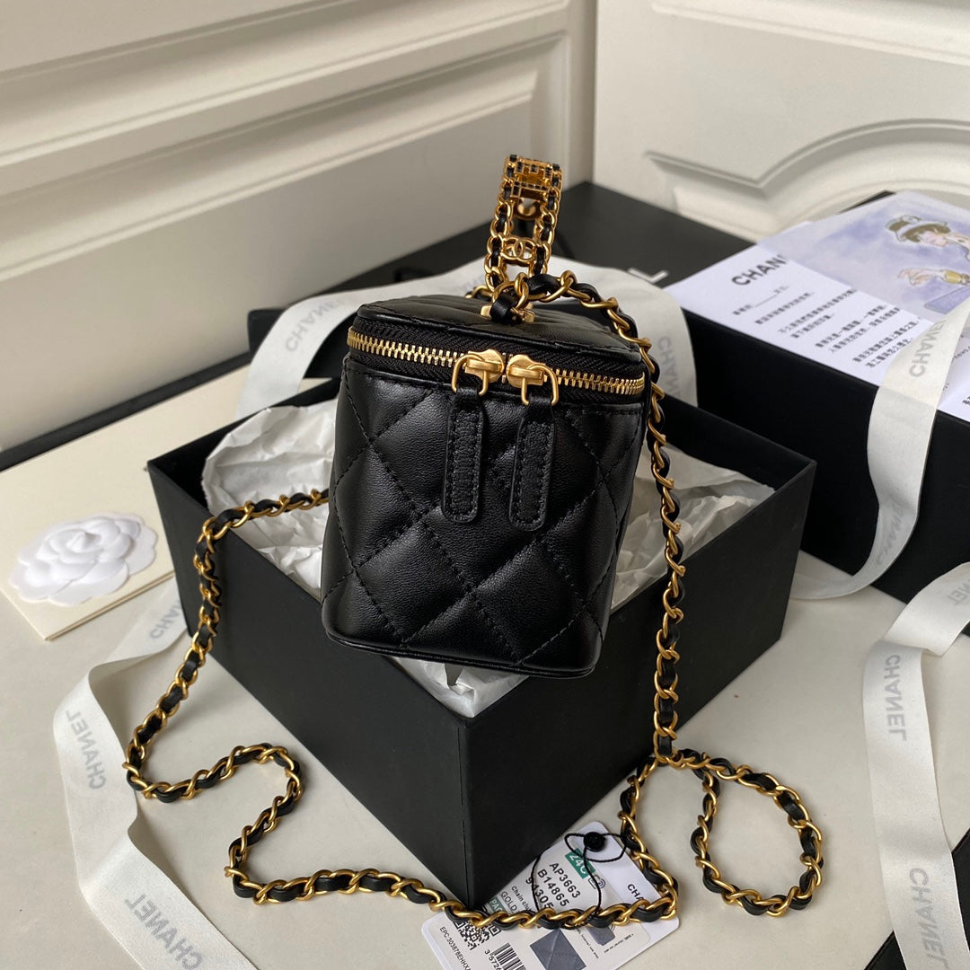 Trousse de toilette CC 17 cm en cuir d'agneau noir Quincaillerie dorée