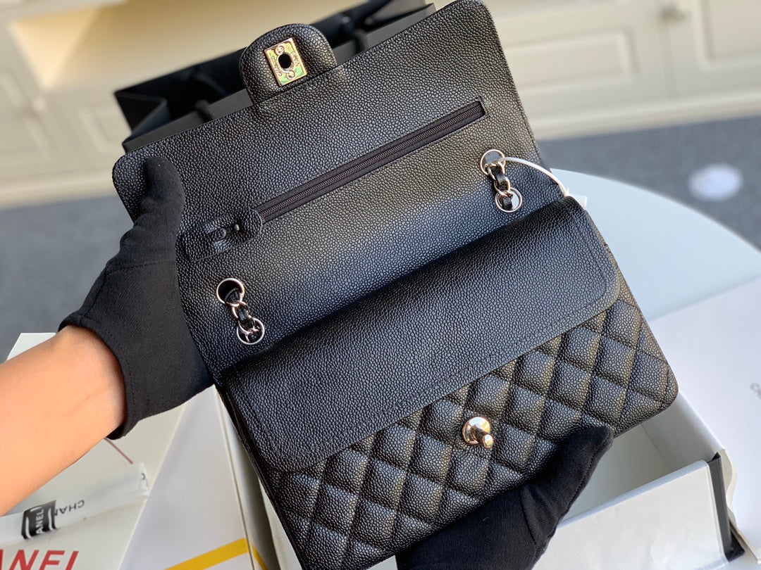 SAC À RABAT MOYEN 25 CM NOIR CAVIAR QUINCAILLERIE ARGENTÉE