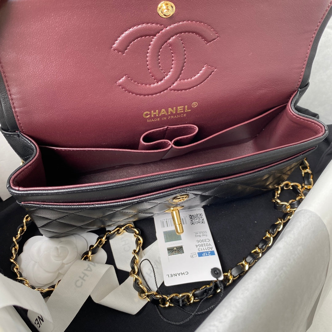 Medium Classic Flap Bag 23cm Black Lambskin Gold Hardware