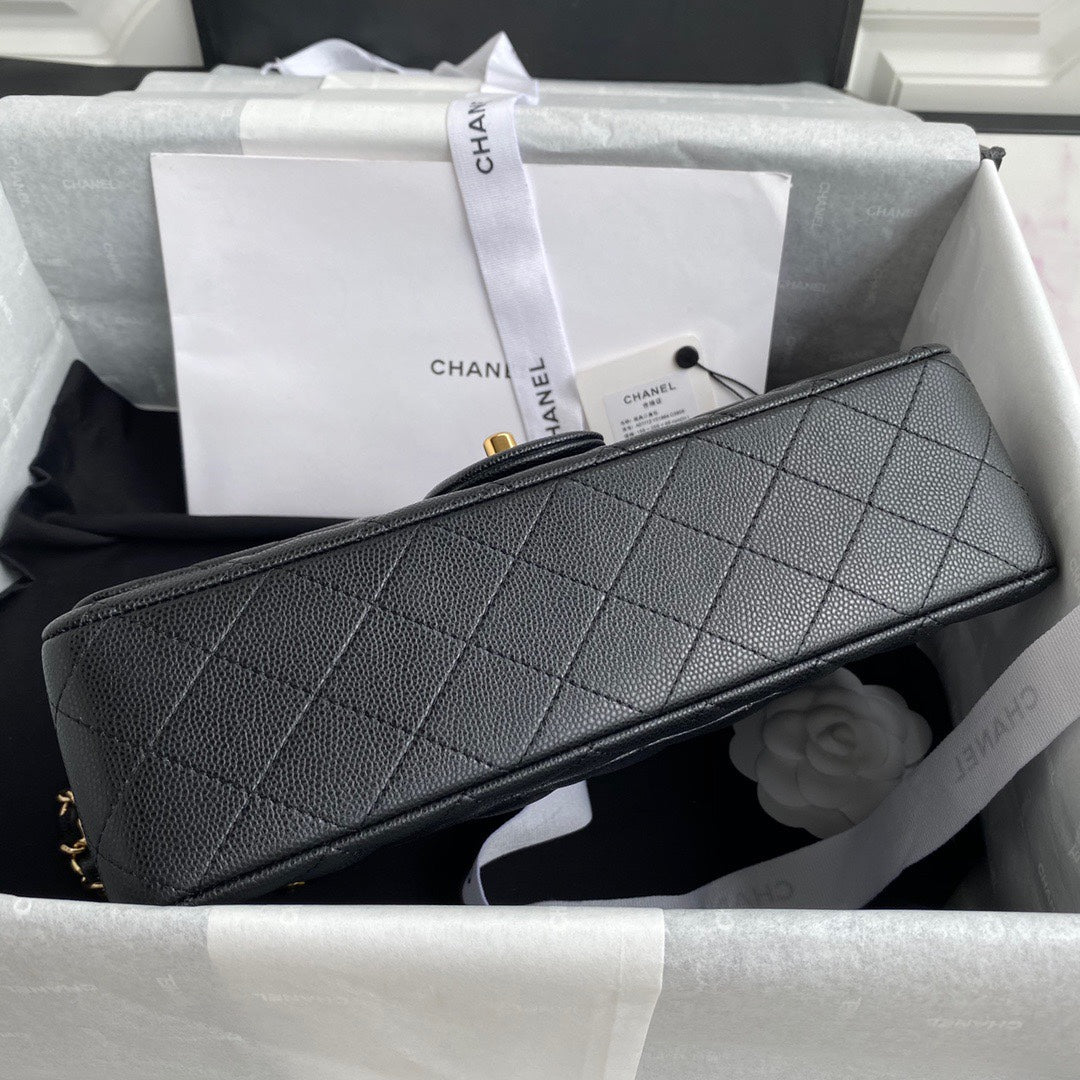 Sac à rabat classique moyen 23 cm Noir Caviar Quincaillerie dorée 
