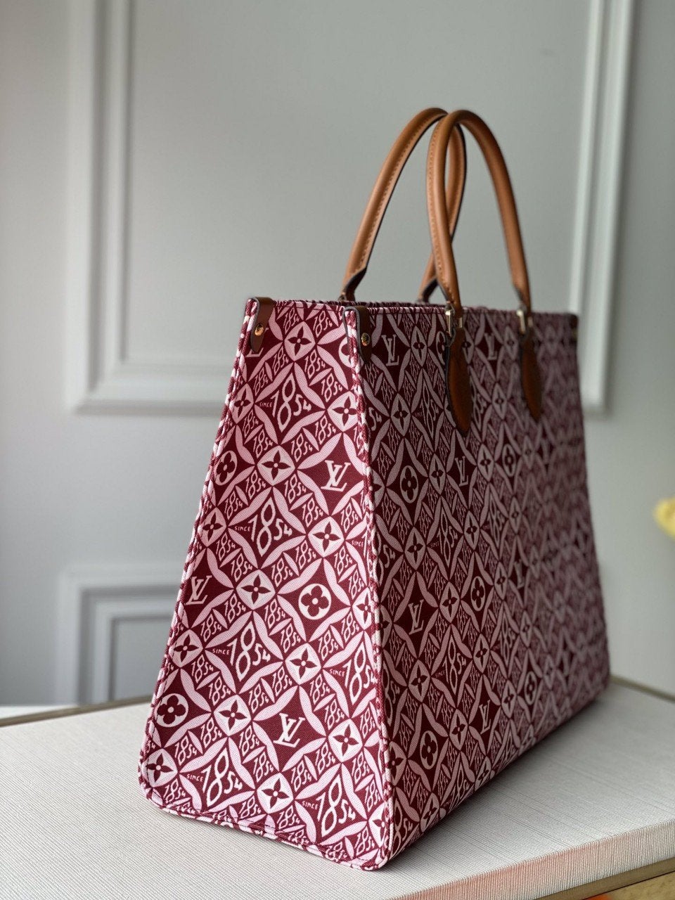 LV SINCE 1854 オンザゴー GM ボルドーレッド テキスタイル