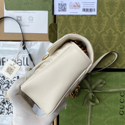 GG Marmont 26 cm en cuir de veau blanc avec finitions dorées
