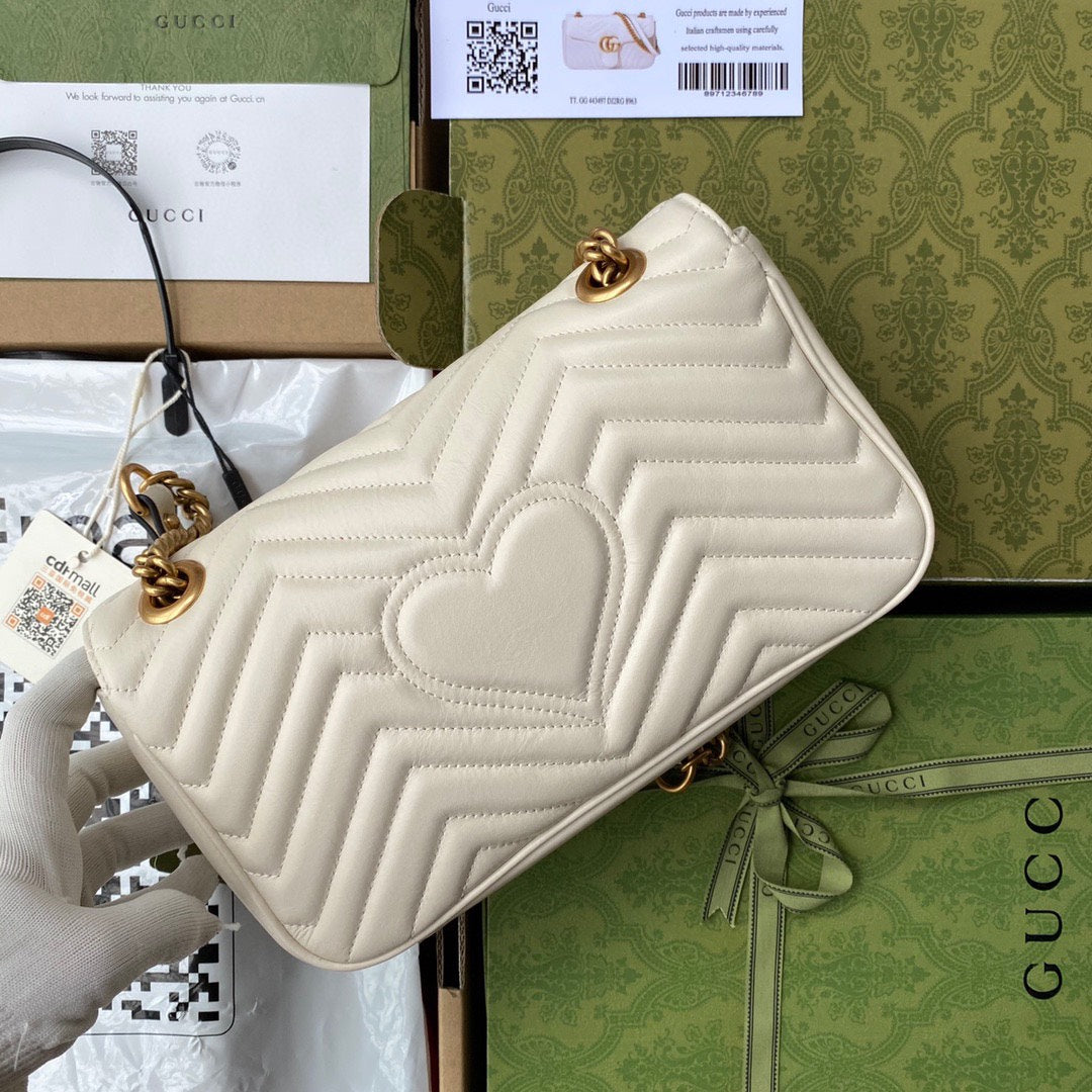 GG Marmont 26 cm en cuir de veau blanc avec finitions dorées